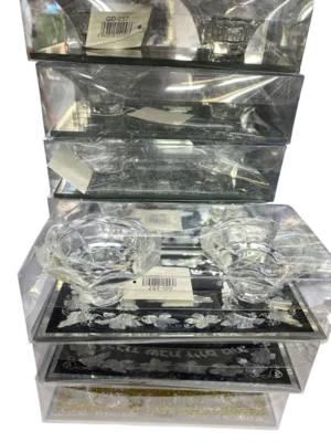 זוג פמוטי קריסטל יוקרתיים "שבת ויום טוב" – עיצוב מחובר בשיבוץ אבנים מנצנצות