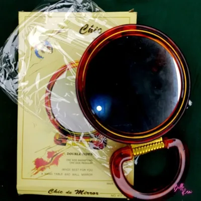 מראה שולחנית וינטאג' עגולה בגוון חום קלאסי – דגם 417-8