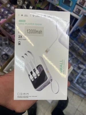 סוללת גיבוי מטען נייד 12,000mAh – בנק עוצמתי עם כבלים מובנים