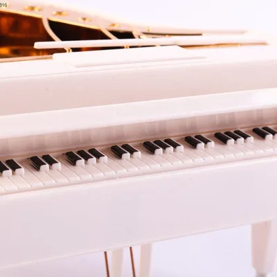 תיבת נגינה פסנתר כנף קלאסי עם אורות LED צבעוניים – דגם פרימיום YL.3002