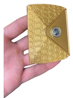 מראת כיס יוקרתית כפולת פנים – עיצוב "קרוקו" עם סגירת יהלום