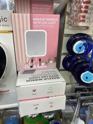 מראת איפור טאץ' מקצועית עם תאורת LED חכמה – הדיוק המושלם בכל נגיעה