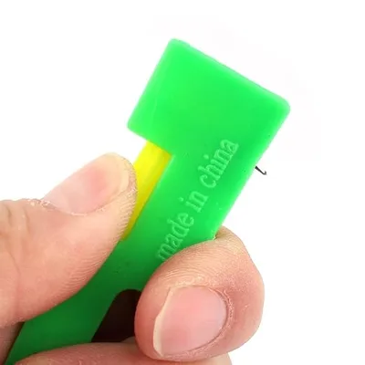 ערכת תפירה בסיסית 3 ב-1 הפתרון המושלם לתיקונים מהירים בבית ובנסיעות