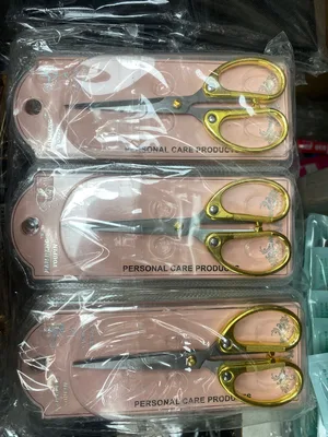 מספריים רב-תכליתיים בעיצוב זהב יוקרתי שילוב מנצח של חדות וסטייל