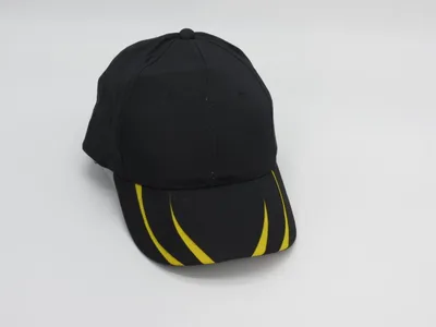 כובע מצחייה ספורטיבי איכותי שחור צהוב בעיצוב להבות