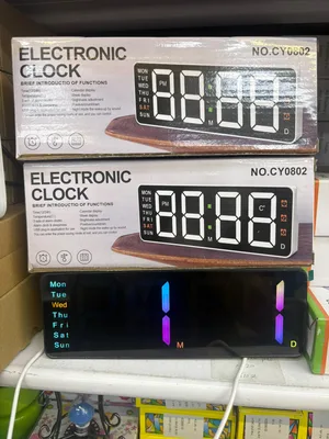 שעון שולחני דיגיטלי לד מעורר מחליף צבעים RGB תאריך וטמפרטורה