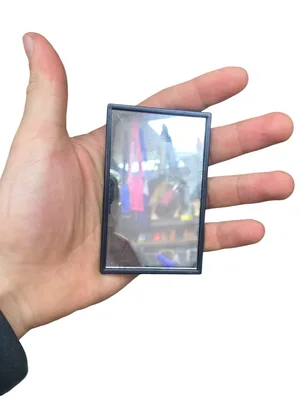 מראת כיס מלבנית מיני – הדיוק שנכנס לכל ארנק וכיס